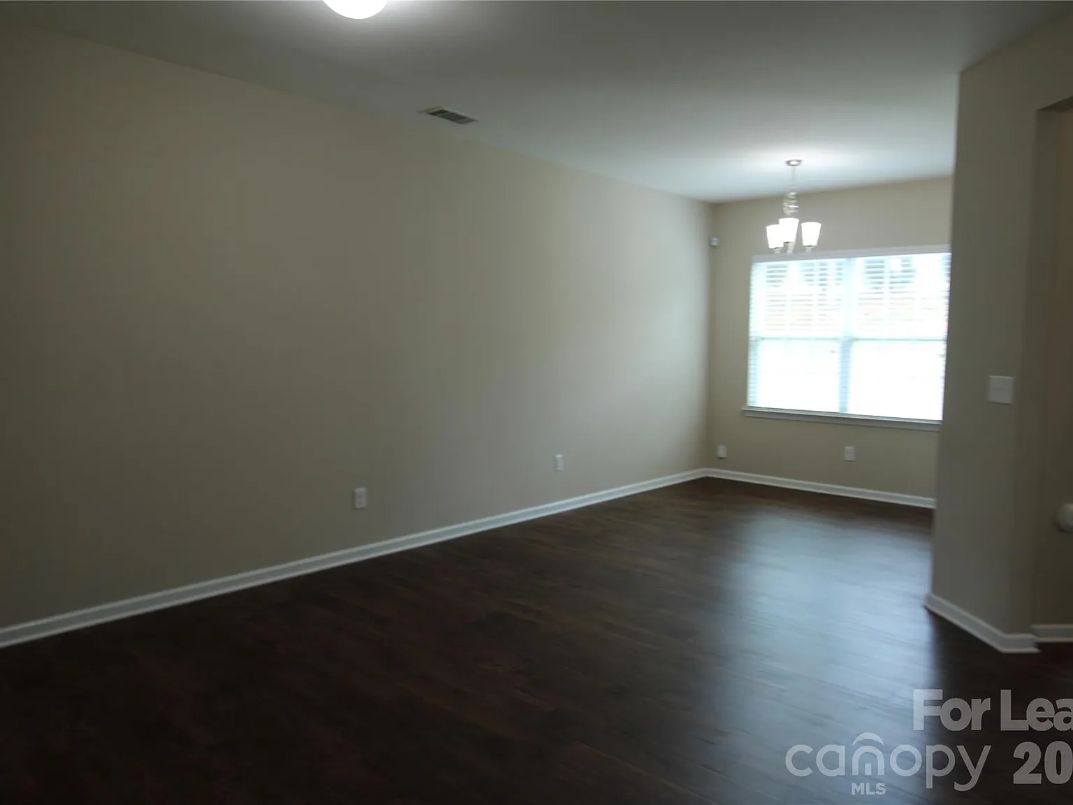 3 bed, 2.5 bath, 1461 sqft, $1,750 — Photo 4