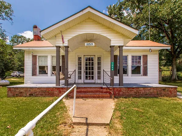 1059 Verna Ln, Summit, MS 39666