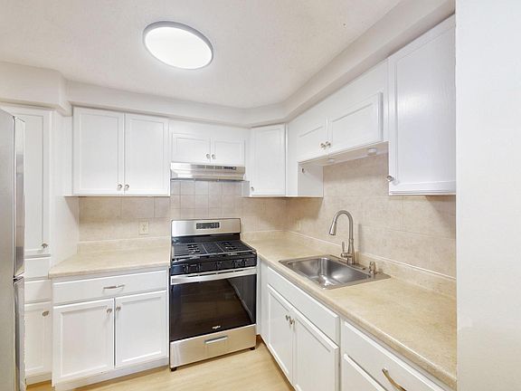 3rd image of 87-89 Lake St #89-7