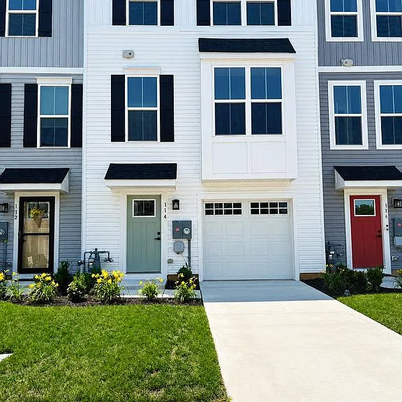 114 Spyglass Hill Dr — Photo 1