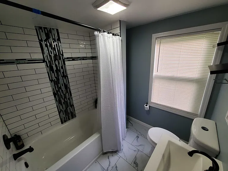 4207 Albany St — Photo 6