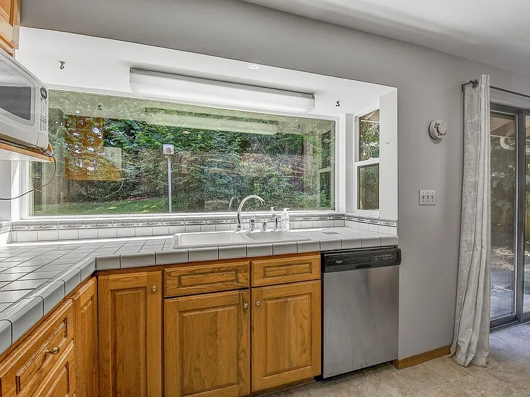 10035 NE 28th Pl — Photo 7