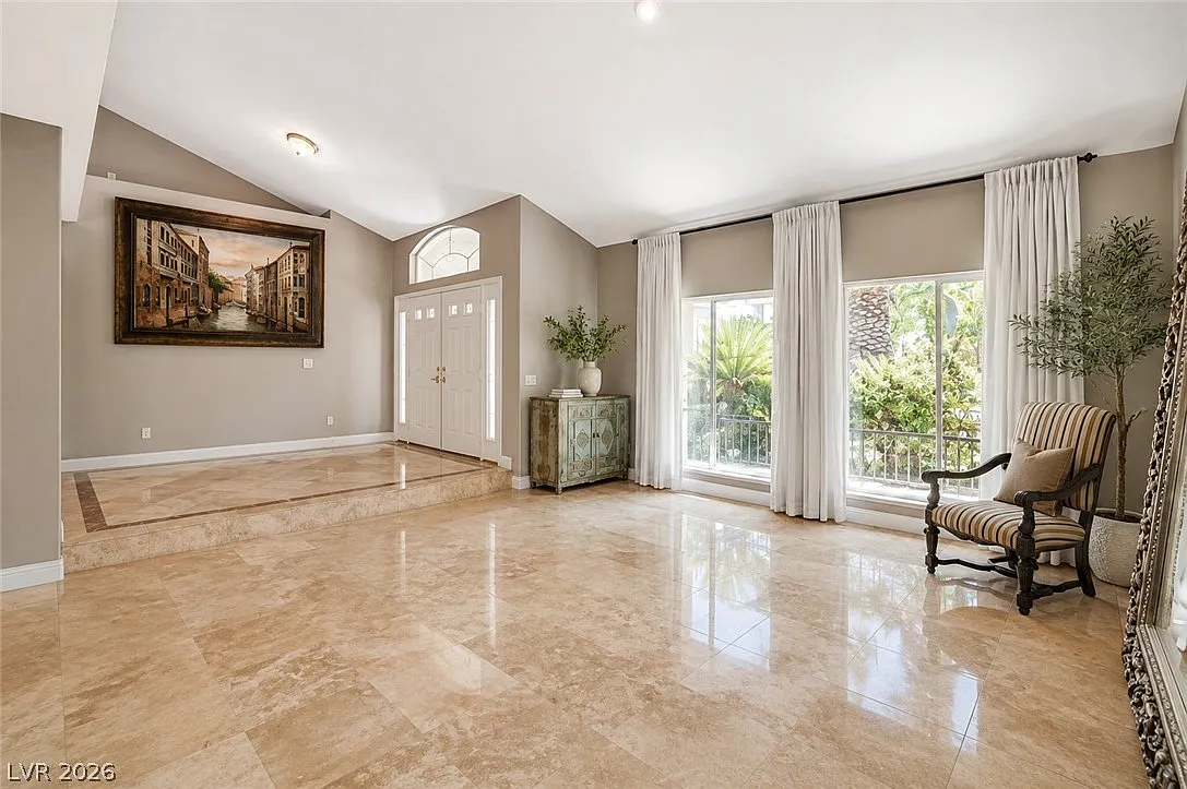 4 bed, 3.0 bath, 5120 sqft, $6,000 — Photo 3