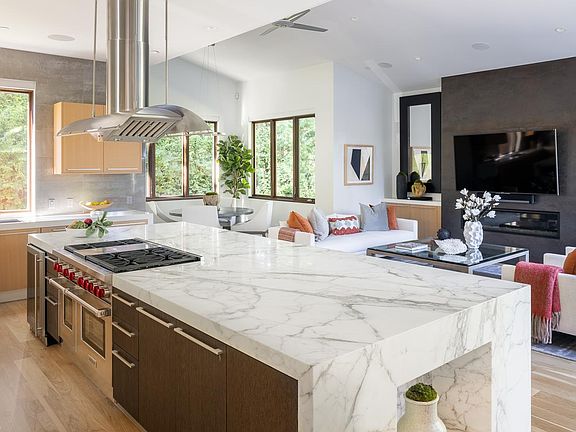 4th image of 1020 Hermosa Way