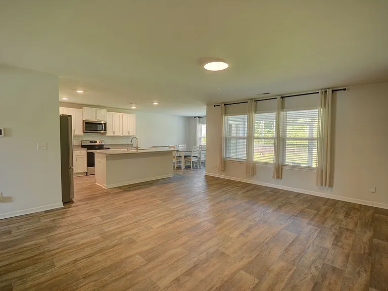 13 Evian Ct — Photo 11