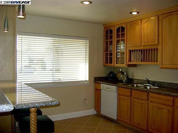 3rd image of 4734 Baffin Ave