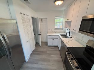 880 SE 12th St APT 1, Fort Lauderdale, FL 33316