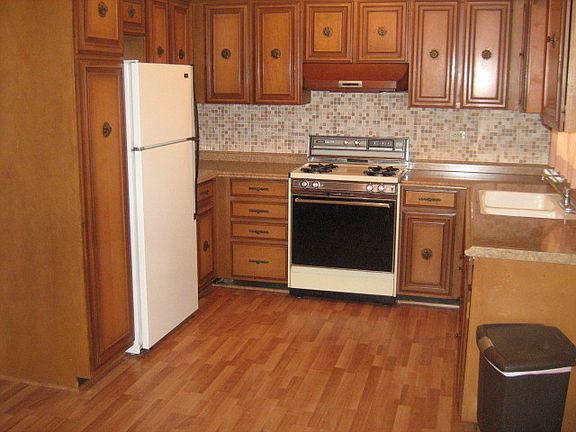 3rd image of 6851 N Northwest Hwy APT 1A