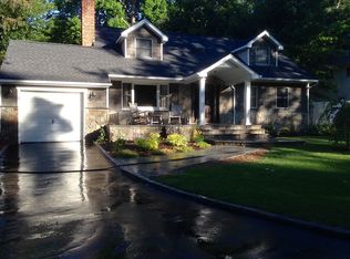 6 Sycamore Rd, Glen Cove, NY 11542
