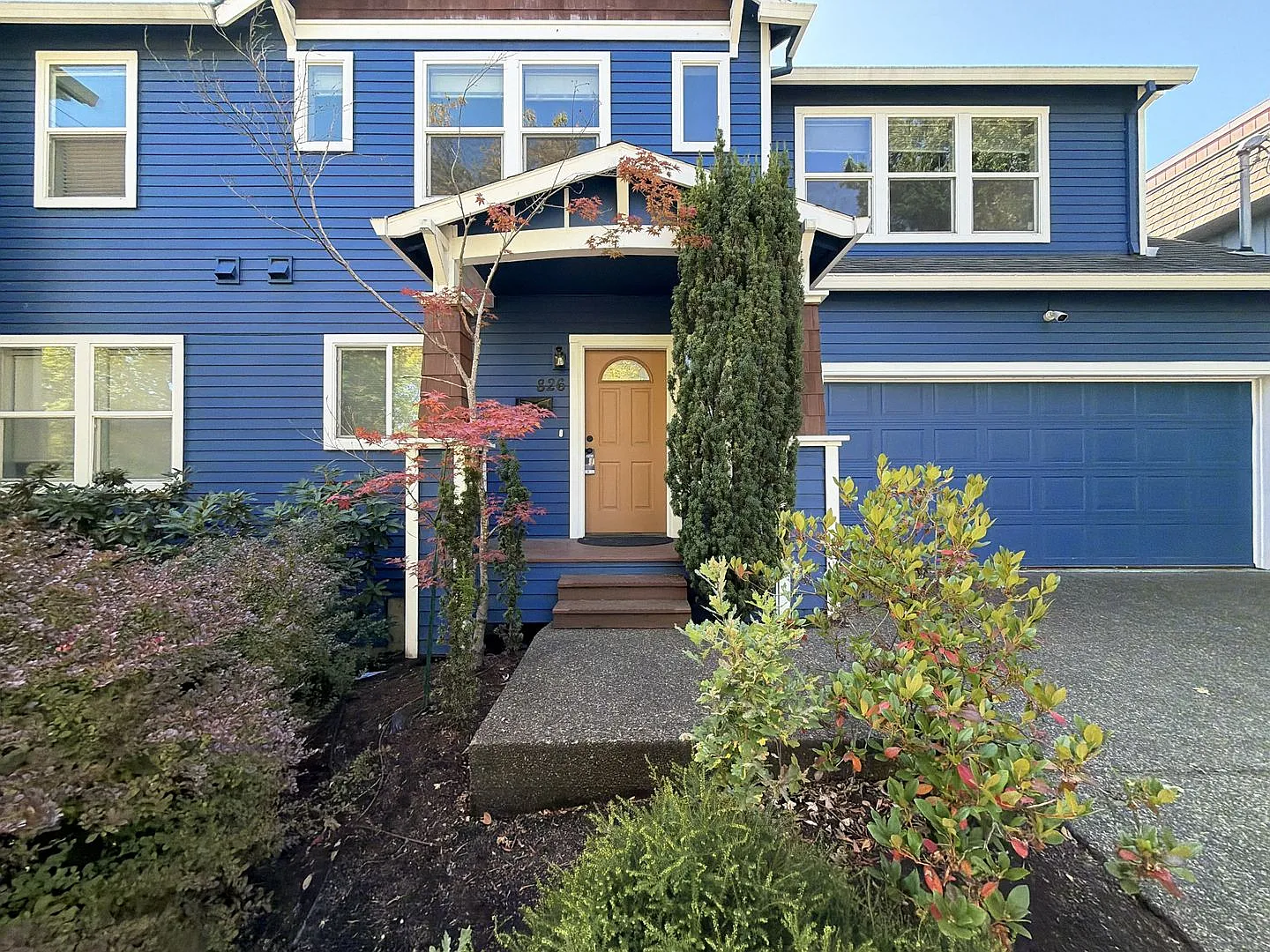 Spacious 2 Bedroom Home with Vaulted Ceilings, Dual Suites, Open Living & Attached Garage — Photo 2