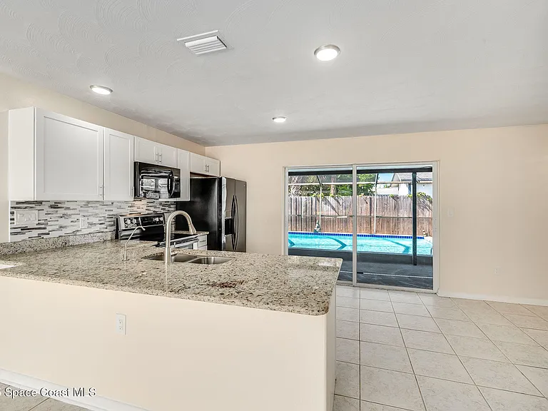 365 Hula Cir — Photo 7