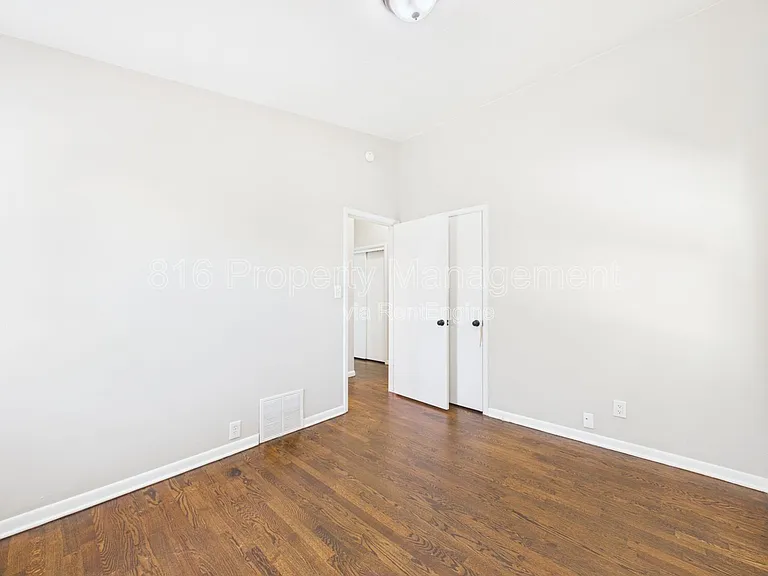 622 Christopher St — Photo 25