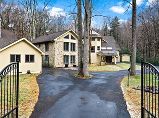 386 Camelback Rd, Tannersville, PA 18372