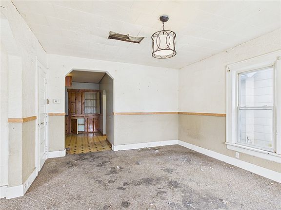 4th image of 413 S 2nd St