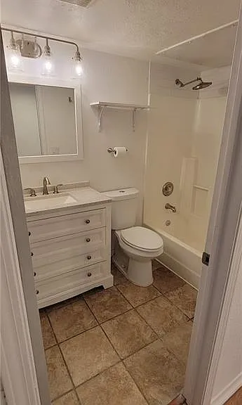 3012 Whisper Oaks Ln #H — Photo 6