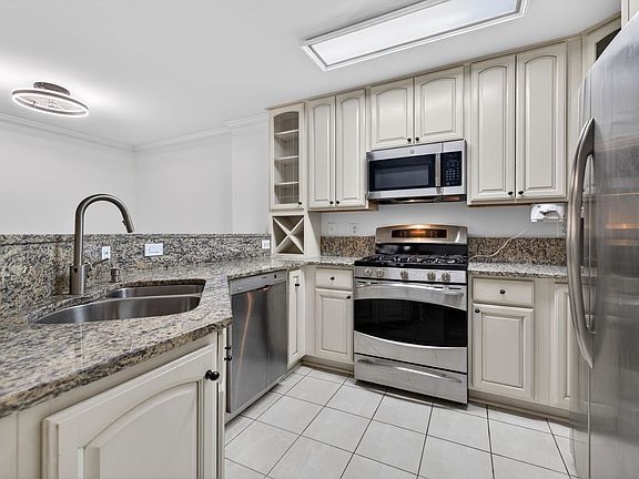 5th image of 18809 Sparkling Water Dr APT T3