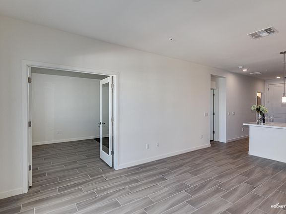 4th image of 2511 W Queen Creek Rd Unit 423
