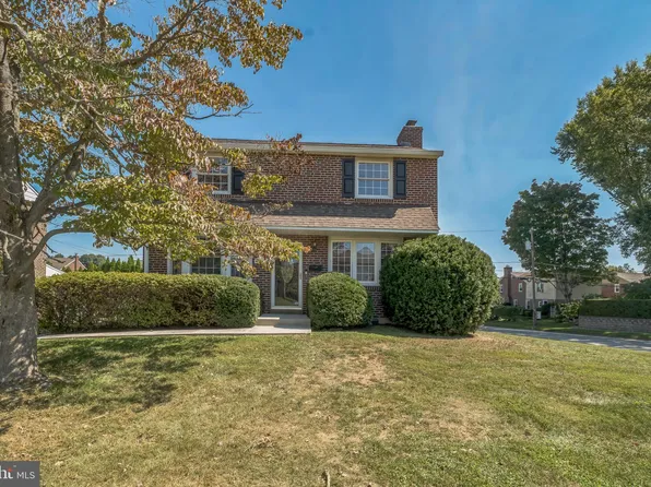 201 James Dr, Havertown, PA 19083