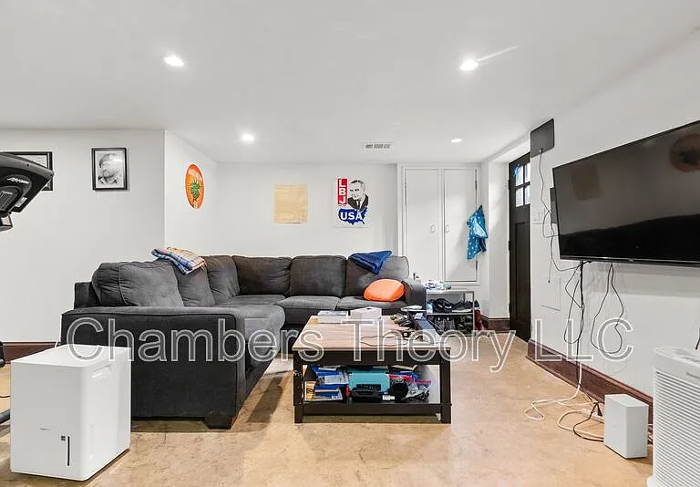 3532 Warder St NW — Photo 37