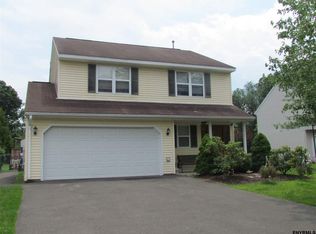27 Wicken Sq, Albany, NY 12205