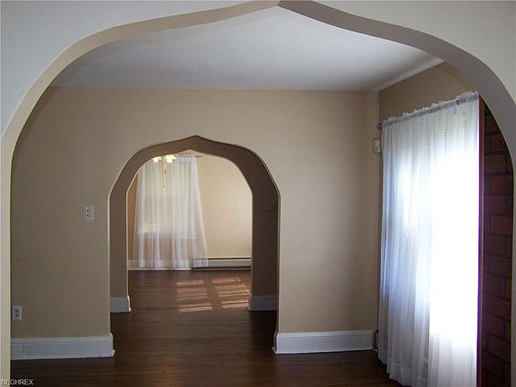 5th image of 499 Moreley Ave