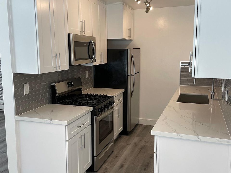 1st image of 432 Palm Dr #5