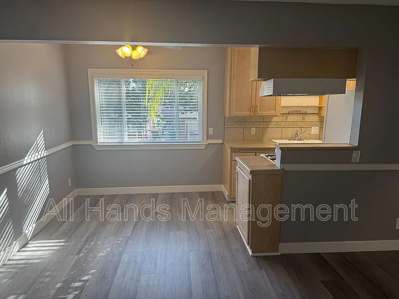 2 bed, 1.0 bath, 850 sqft, $2,295 — Photo 2