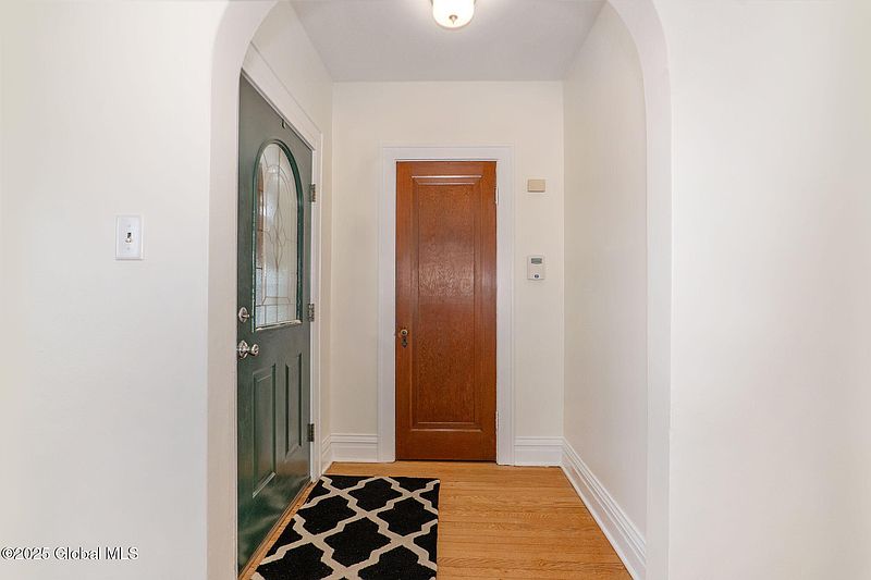 3rd image of 2 Helderberg Avenue