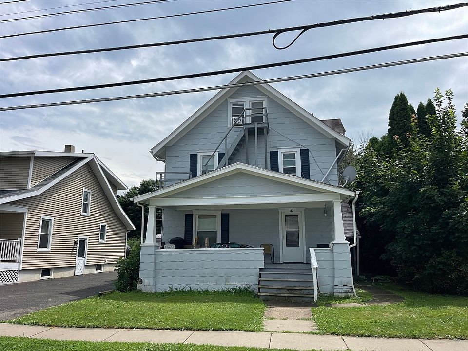 2nd image of 412 Marion St