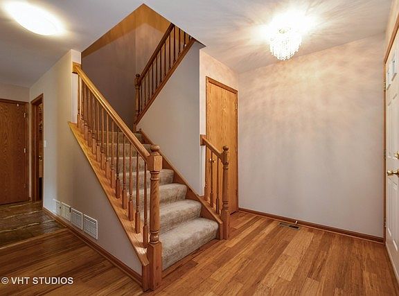 3rd image of 9051 Newcastle Ct