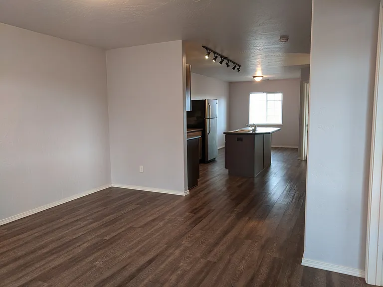 32 W Evergreen Dr — Photo 14
