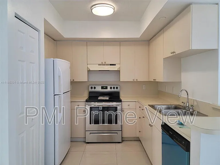 11060 SW 196th St #208 — Photo 7
