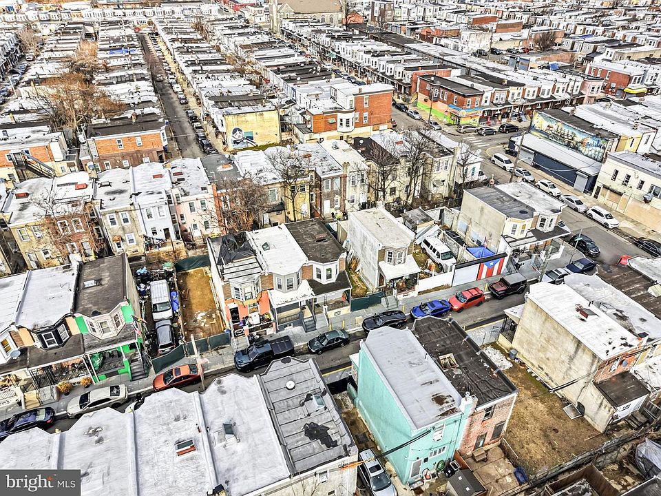 2nd image of 655 E Thayer St