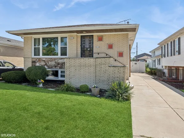 8353 S Kolin Ave, Chicago, IL 60652