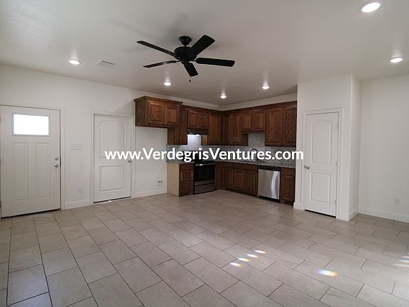 Living dining kitchen