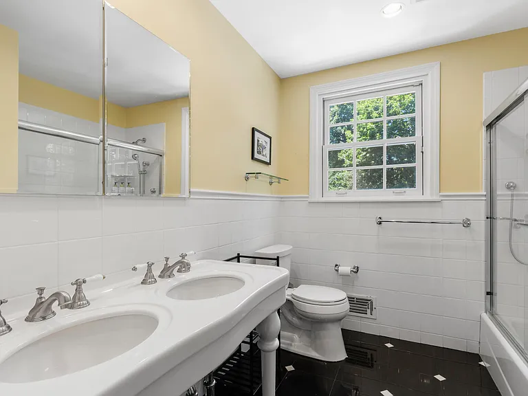 56 Sycamore Rd — Photo 22