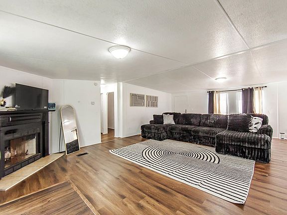 3rd image of 503 N Main Project Rd
