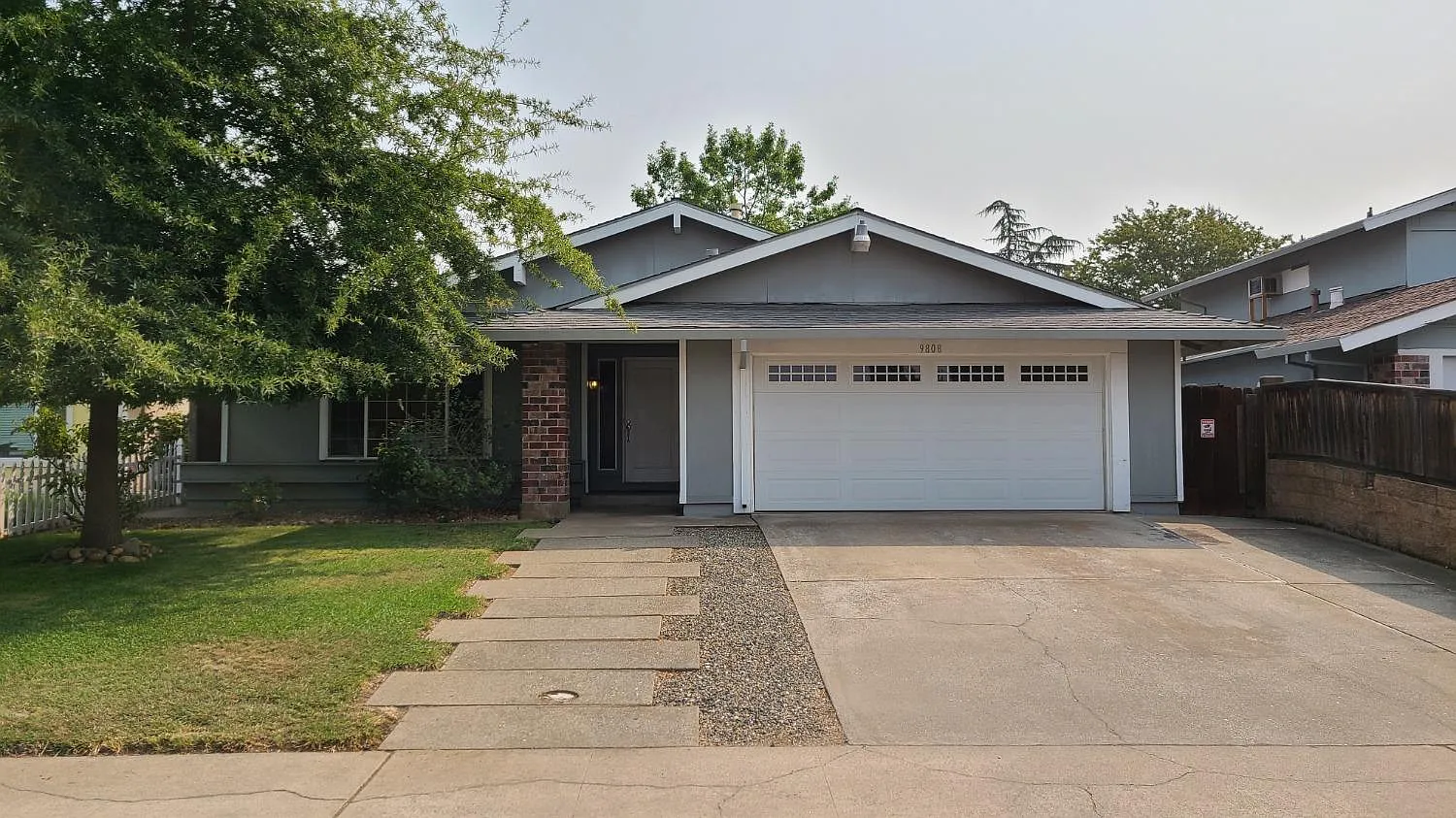 9808 Bexley Dr photo 1