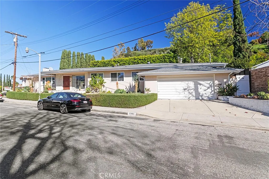 Building Photo - 2390 Nalin Dr
