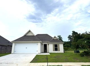 6 Hedges Plantation Pl, Natchez, MS 39120
