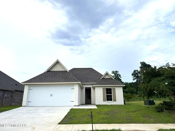 6 Hedges Plantation Pl, Natchez, MS 39120