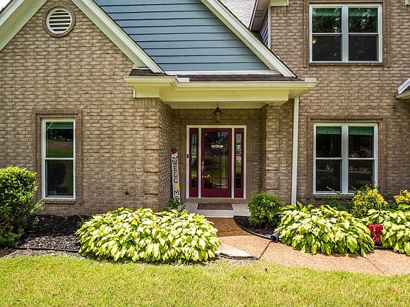 3rd image of 40 Brookhaven Ln