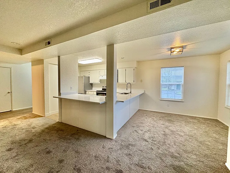 4701 NE 77th Ave #D-16 — Photo 19