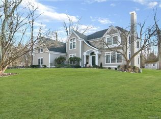 47 Cross Country Trl, Stamford, CT 06903