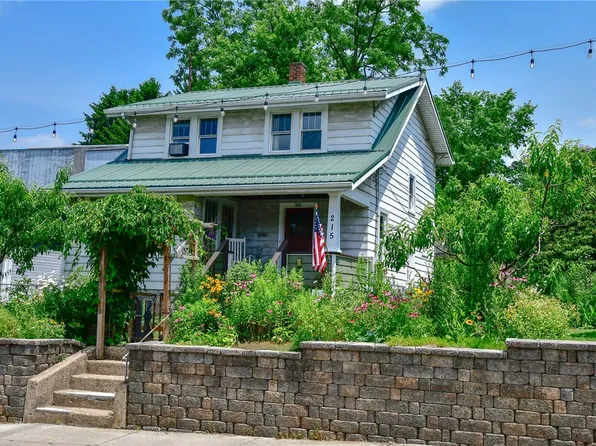 215 S Main St, Slippery Rock, PA 16057
