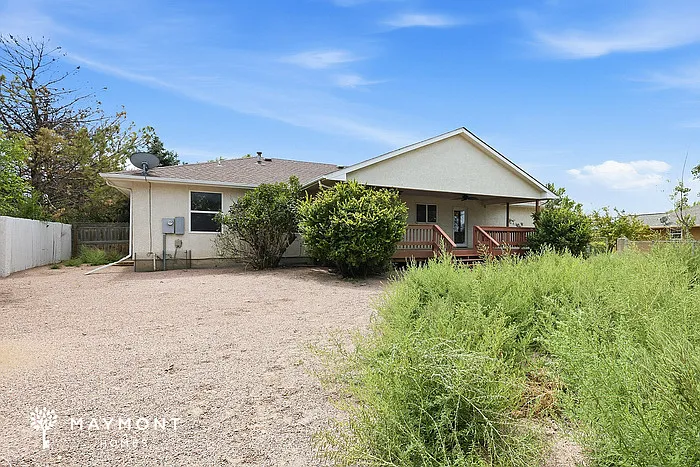 421 W Littler Dr
