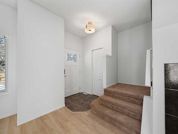 2nd image of 301 N Strathaven Mews