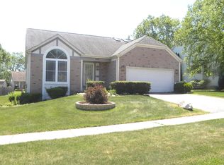 413 Harbor Dr, Carpentersville, IL 60110