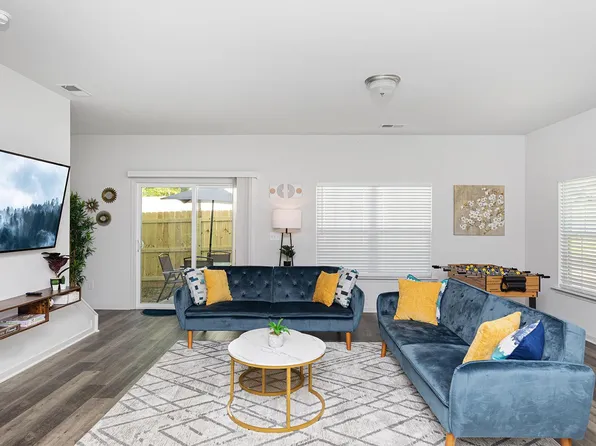 2916 Burgess Dr, Charlotte, NC 28208