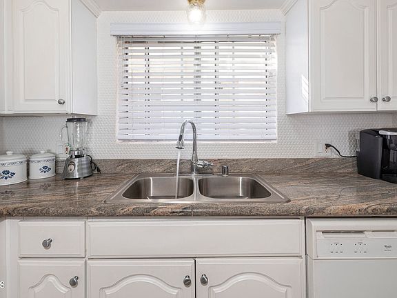 4th image of 129 S Westmoreland Ave APT 102
